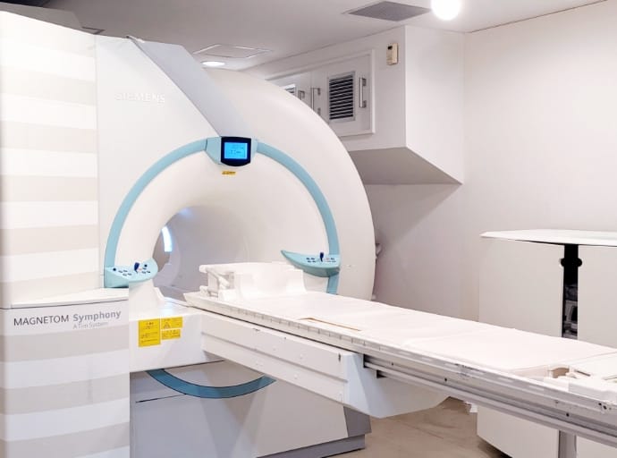 Siemens社製 MAGNETOM SYMPHONY (1.5T)