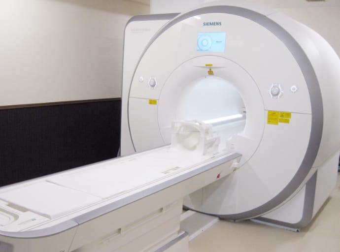 Siemens社製 MAGNETOM skyra (3T)